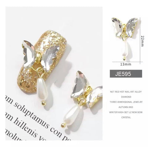2PCS NAIL CHARM BUTTERFLY JE598