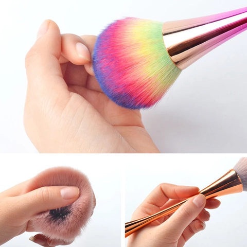 NAIL DUST BRUSH